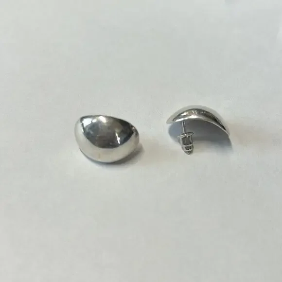 925 Women's Oval Curved Sterling Silver Pierced Stud Earrings - Picture 8 of 11